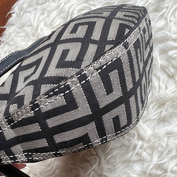 Authentic Rare Givenchy Mini handbag Tassel - Picture 9 of 16